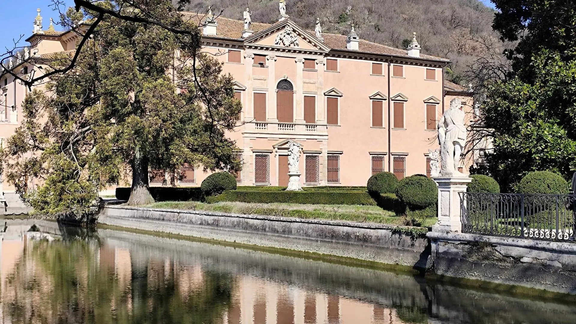Villa Da Schio - Il Cedro By Holiday World Castelgomberto Apartment